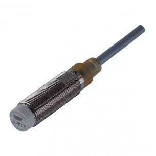 uskr 4mm 2m no pnp m12 induktivaftaster